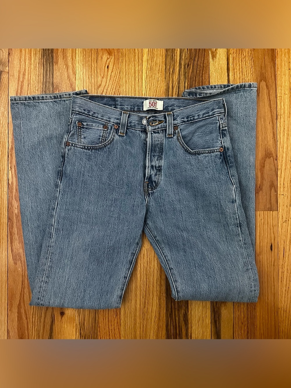 Levi’s straight leg 501
